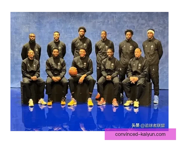 詹姆斯与库里领衔全明星阵容 NBA赛季精彩瞬间回顾与未来展望