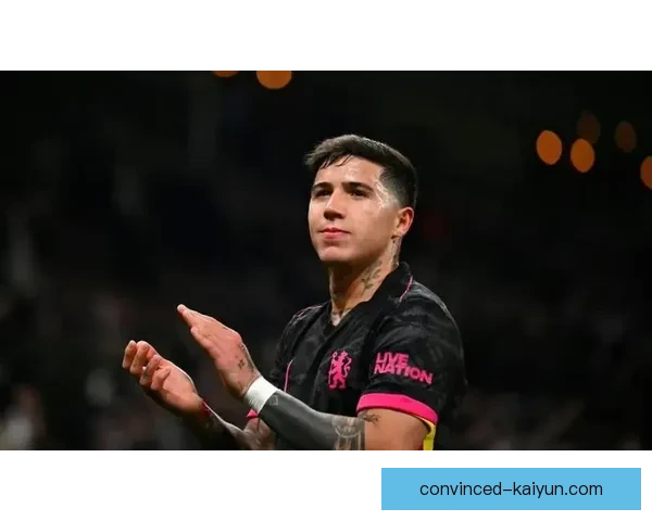 欧洲豪门激战连连，最新转会风云引发球迷热议