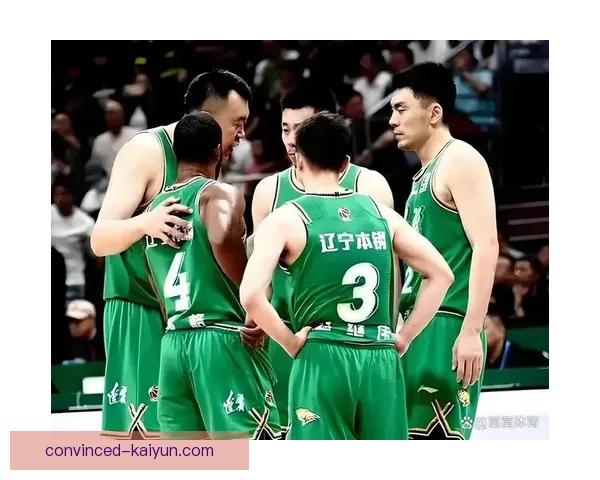 中国男篮新赛季首战告捷，核心球员表现引发球迷热议